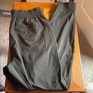 Lululemon Athletica Amry Green 3 pocket Joggers